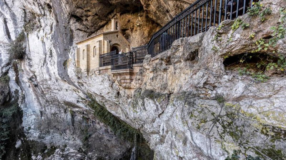La Cueva de la Santina