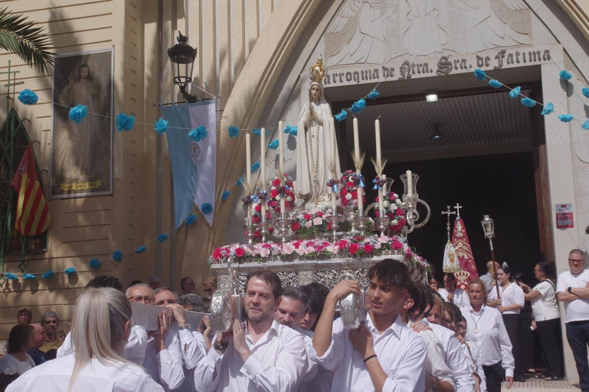 Traslado de la Virgen de Fátima y la Virgen de las Mercedes (El Tarajal) hacia sus altares por la festividad del Corpus en Málaga