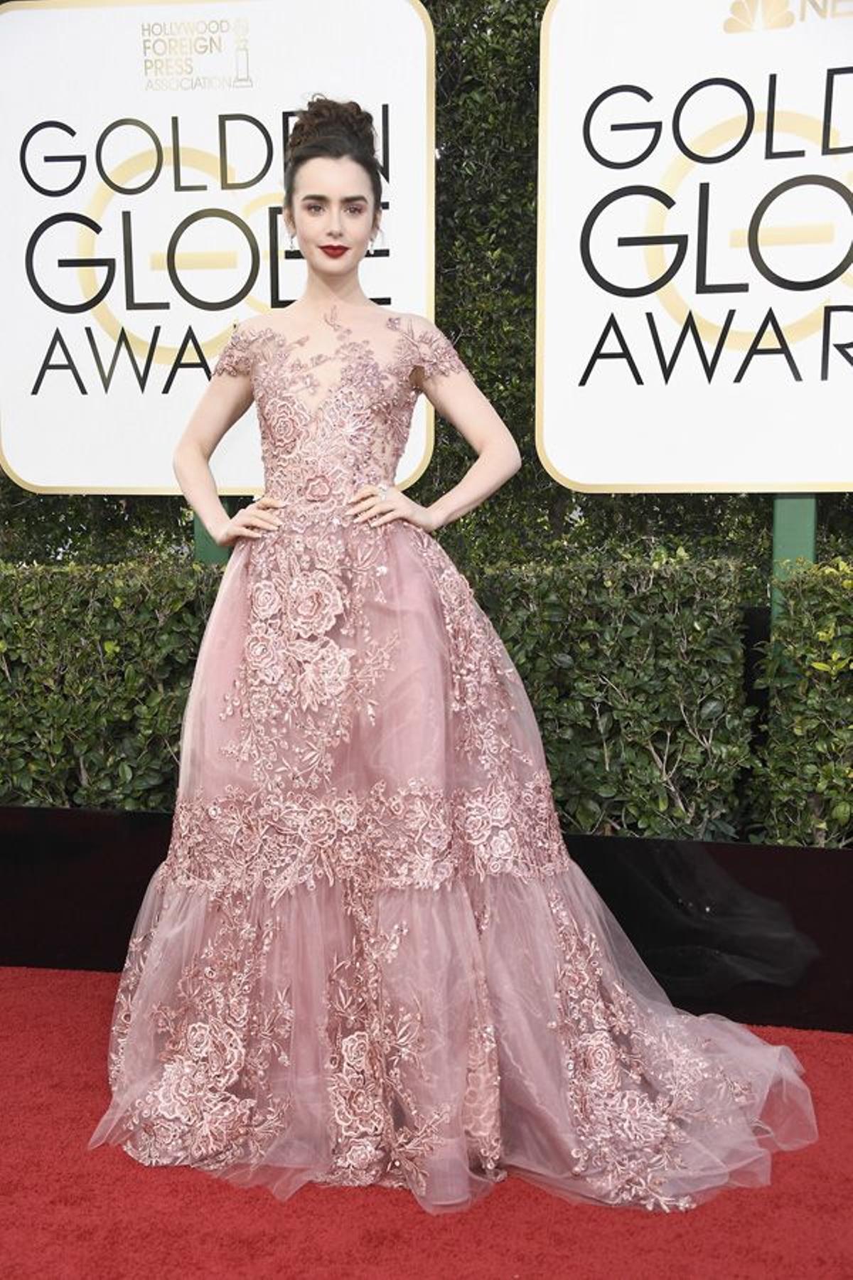 Vestidos Globos de Oro 2017: Lilly Collins de Zuhair Murad