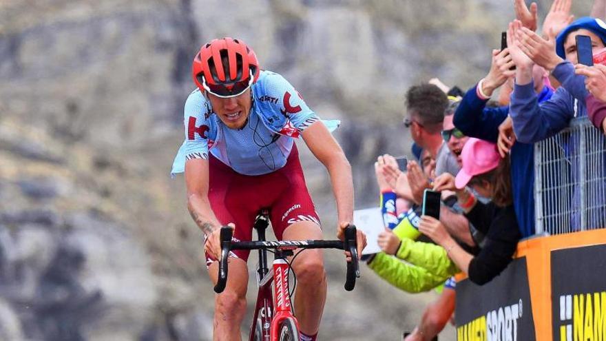 El ciclista ruso Ilnur Zakarin, antes de cruzar la meta.