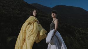 Marina Arrufat y Anna Andreu en una foto promocional de Vigília