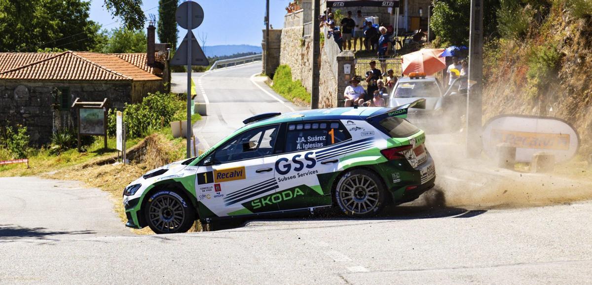 José Antonio «Cohete» Suárez y Alberto Iglesias, durante la primera pasada por el TC. |