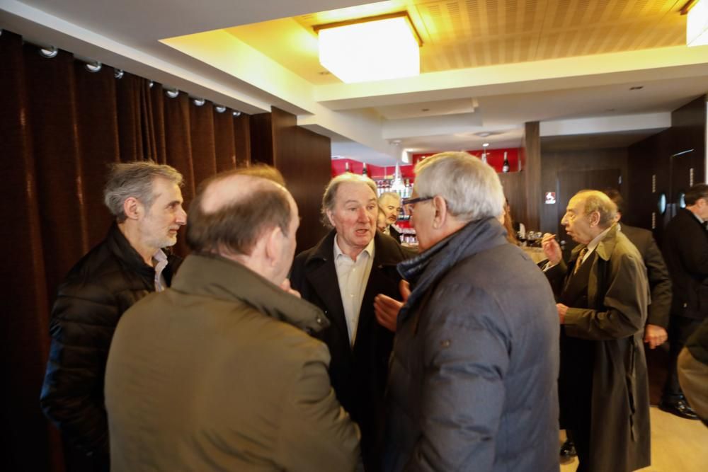 Homenaje a los socios veteranos del Sporting.