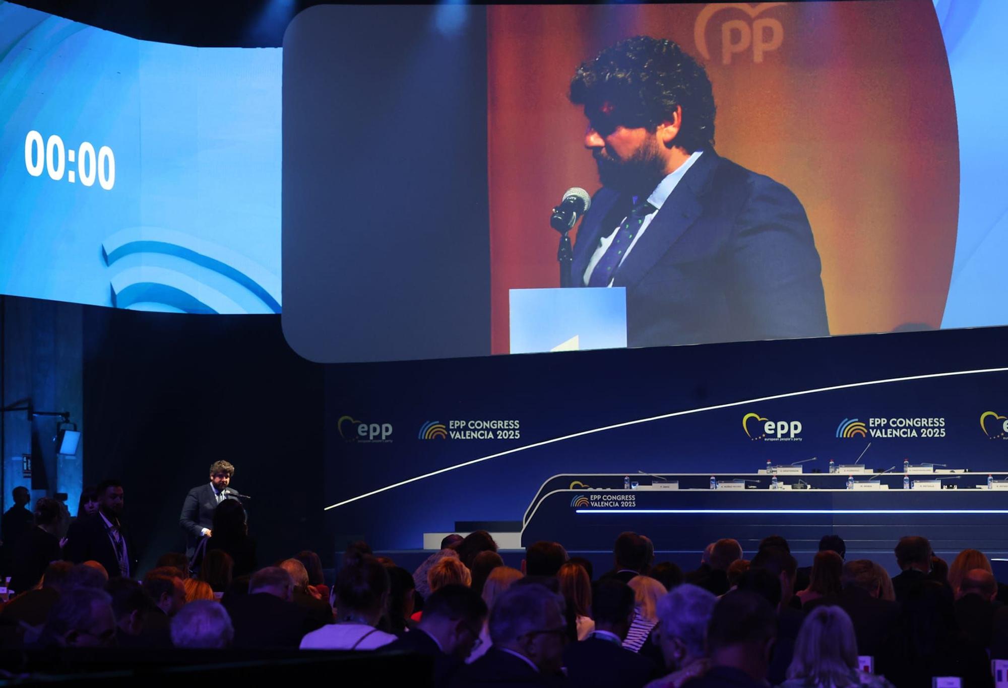 Todas las fotos de la segunda jornada del congreso del PP europeo en València