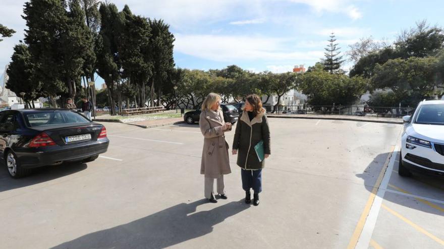 Muñoz y Navarro, ayer, en los exteriores del albergue África.