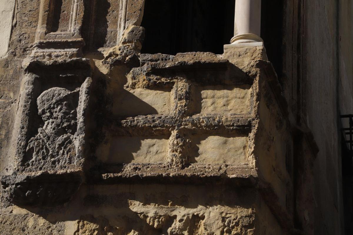 Detalle de la fachada de la Casa de los Luna.