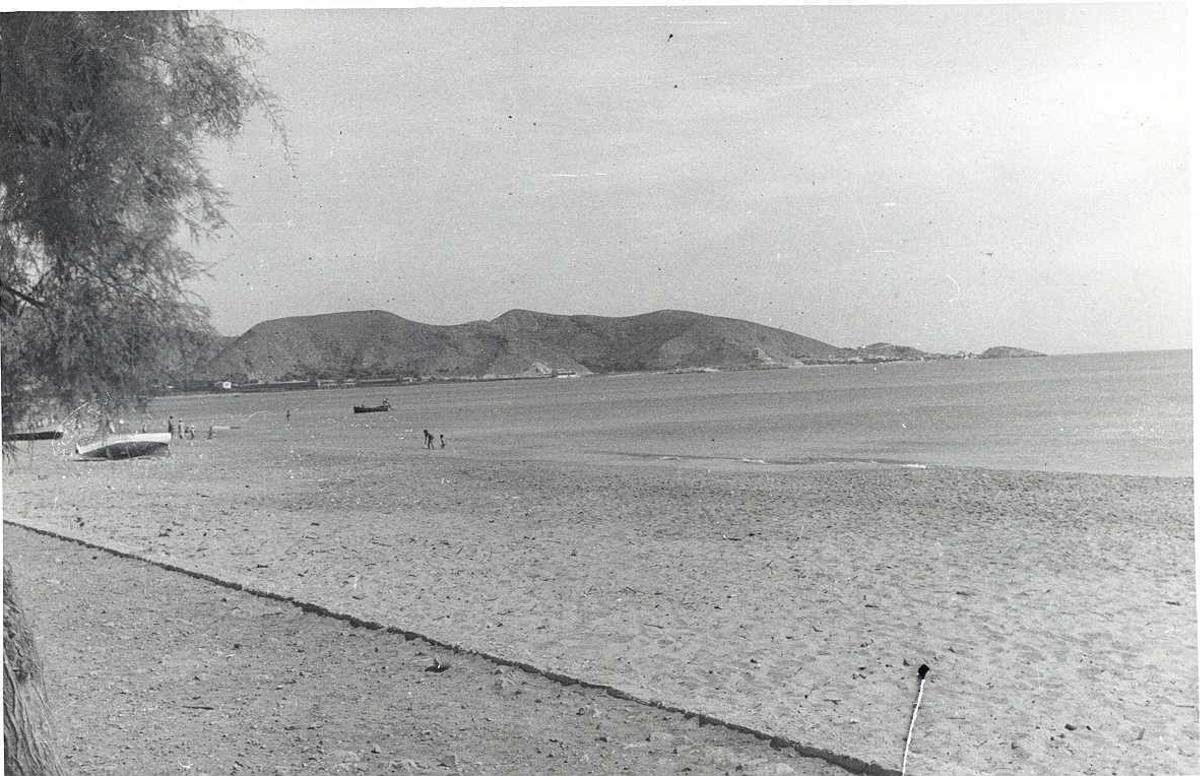 Belleza natural de una playa solitaria.