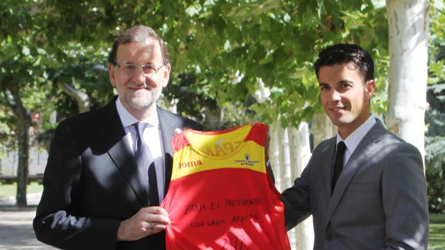 López aconseja a Rajoy tener «los pies en la tierra»