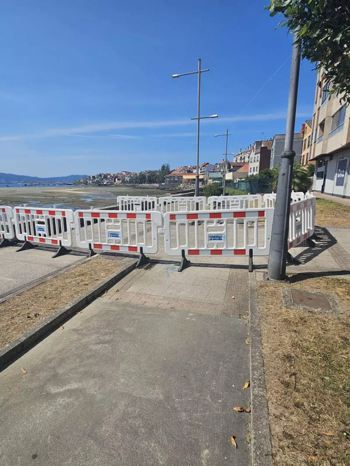 El riesgo de desplome en la salida del río Inferno obliga a cortar el paseo moañés