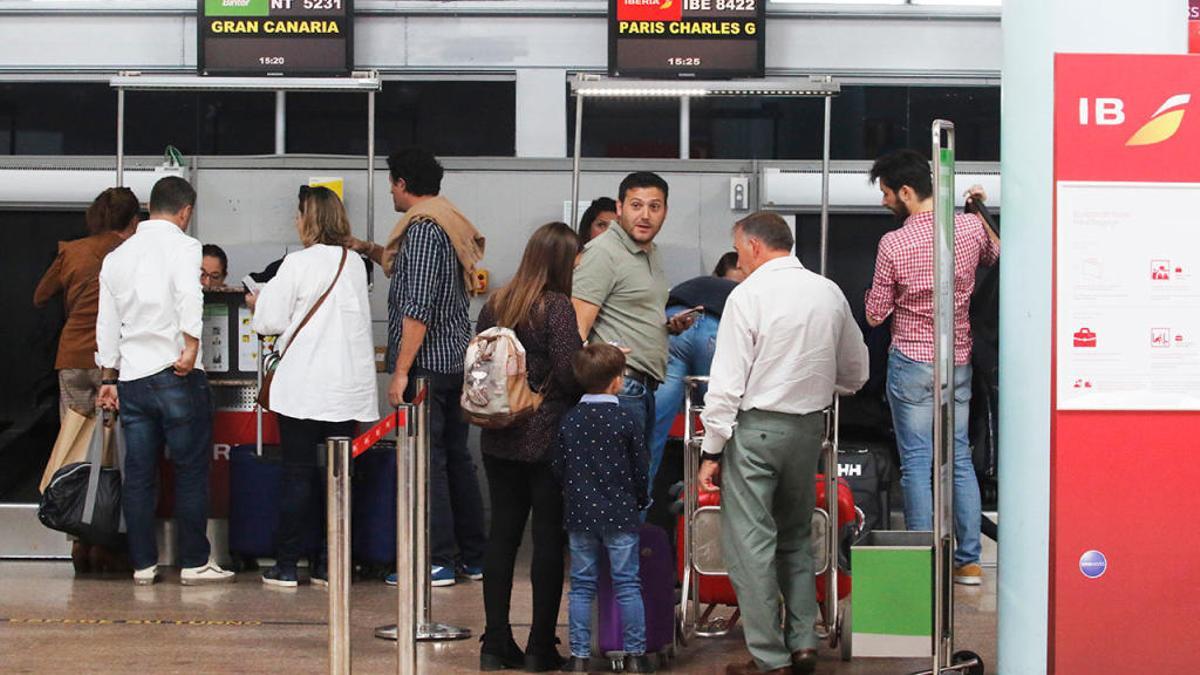 Peinador recupera hoy París y tendrá 10 destinos directos simultáneos en verano