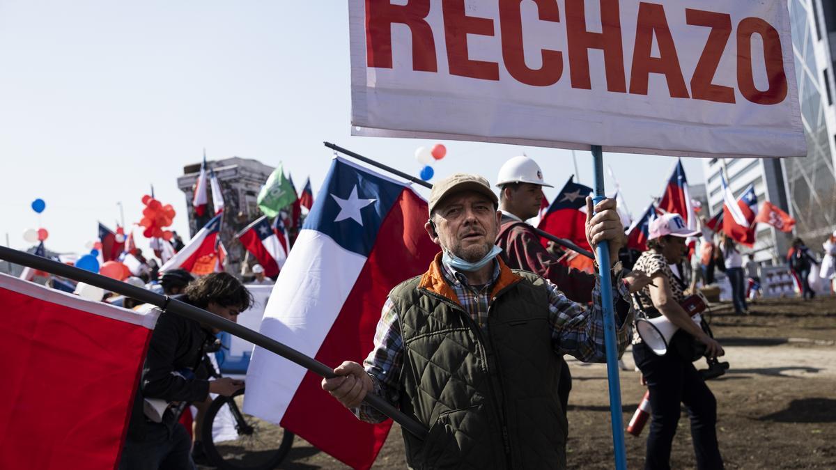 Marcha contra el plebiscito constitucional en Chile