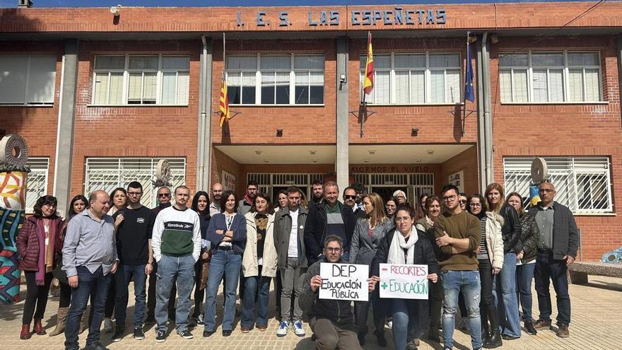 as de Orihuela: tres años apuntalado y sin noticias de reforma