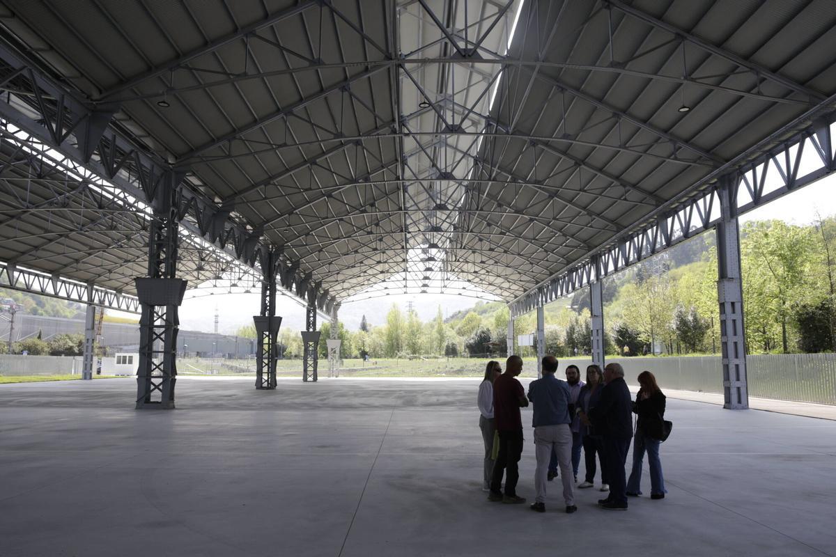 Langreo, La Felguera. Visita al nuevo recinto ferial de Talleres del Conde.
