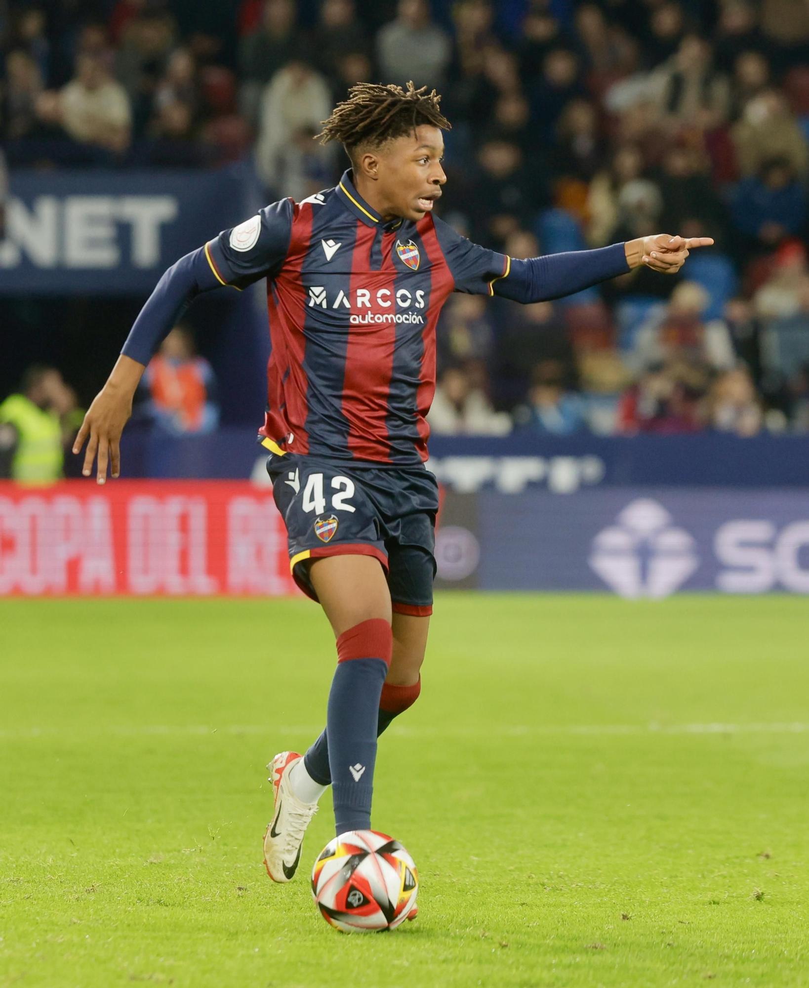 Partido de Copa del REy entre el Levante UD y el SD Amorebieta en imágenes