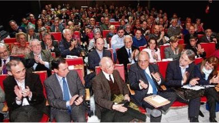 Joaquim Nadal, abans de pujar a l&#039;escenari a fer la conferència a l&#039;Auditori Josep Irla de la Generalitat.