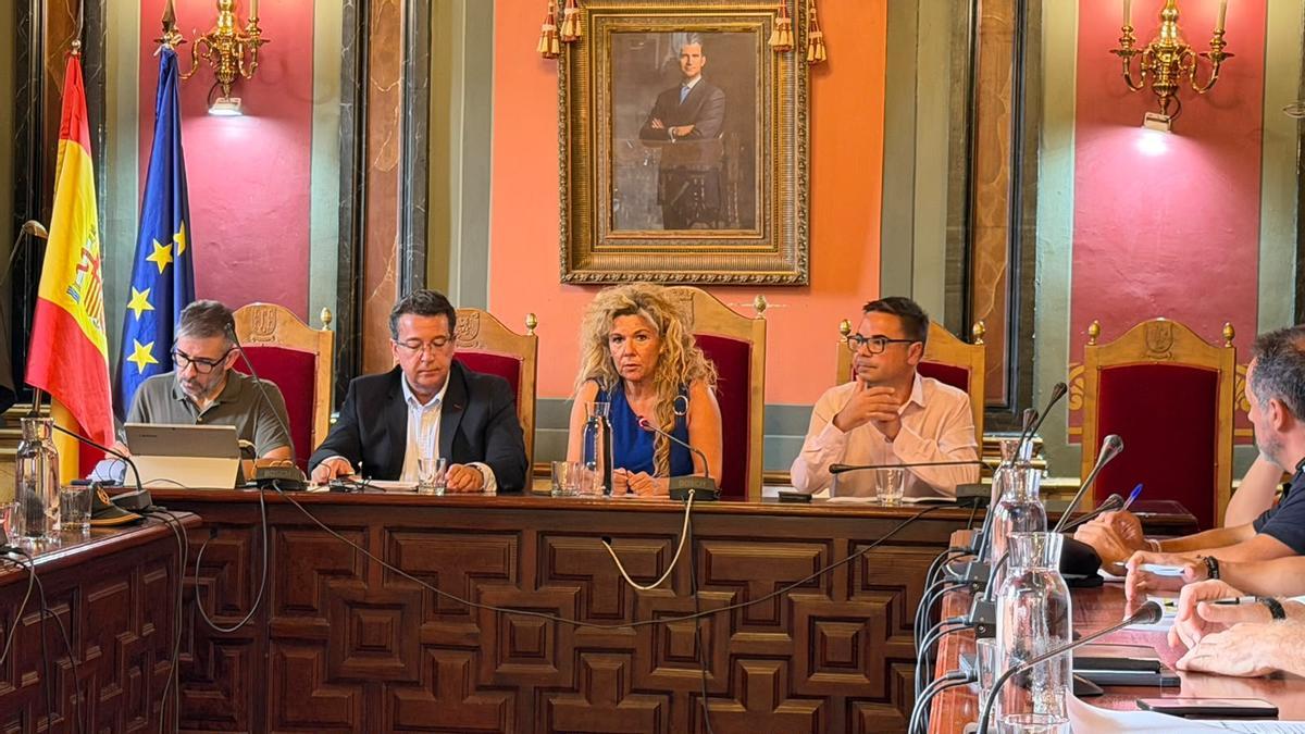 Imagen de la Junta de Seguridad en el ayuntamiento de Trujillo.