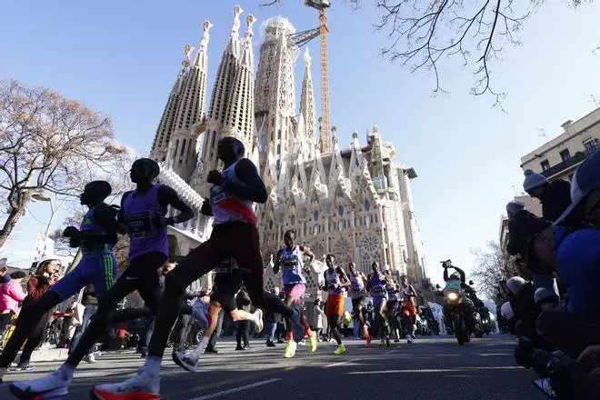 Las mejores fotos de la Maratón de Barcelona 2025