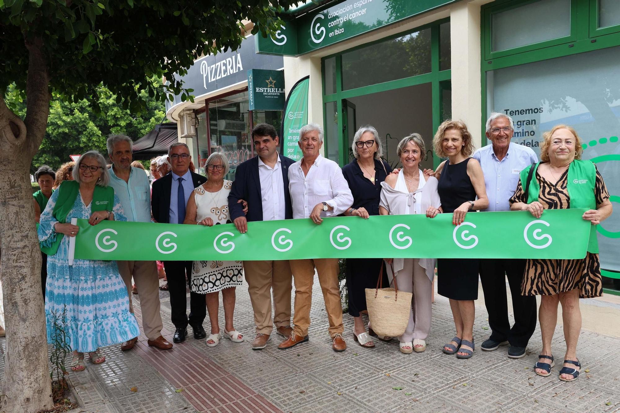 Inauguración de la reforma de la sede de la Asociación Española contra el Cáncer en Ibiza