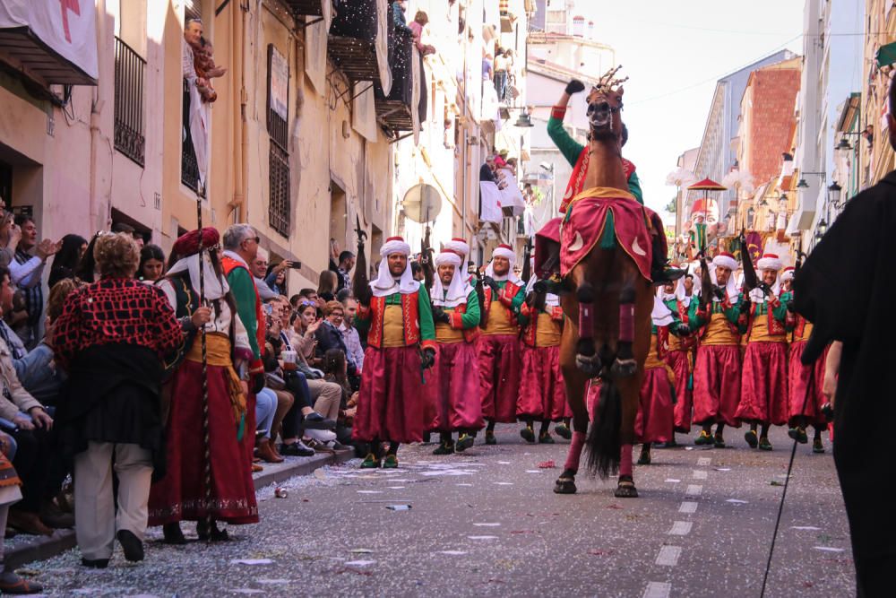 La Entrada Mora de Alcoy llena de exotismo las calles de la ciudad