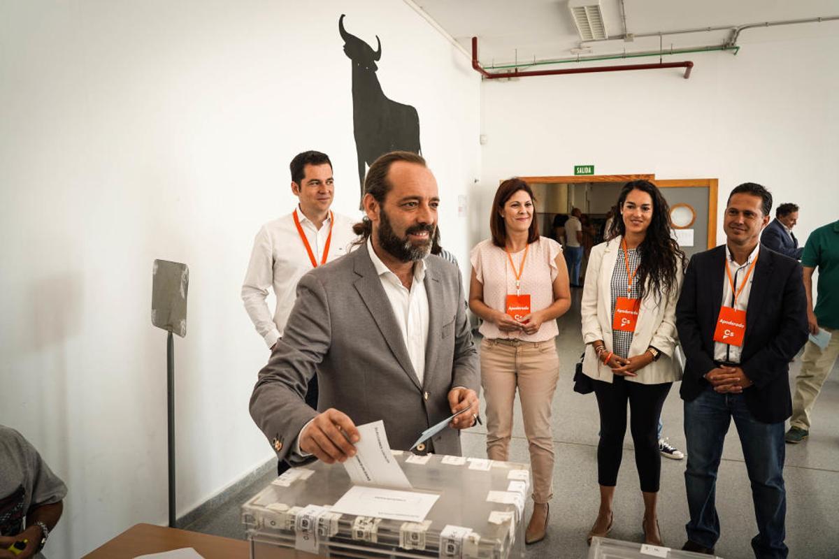 Juan Cassa (Cs) votó en Parque Clavero