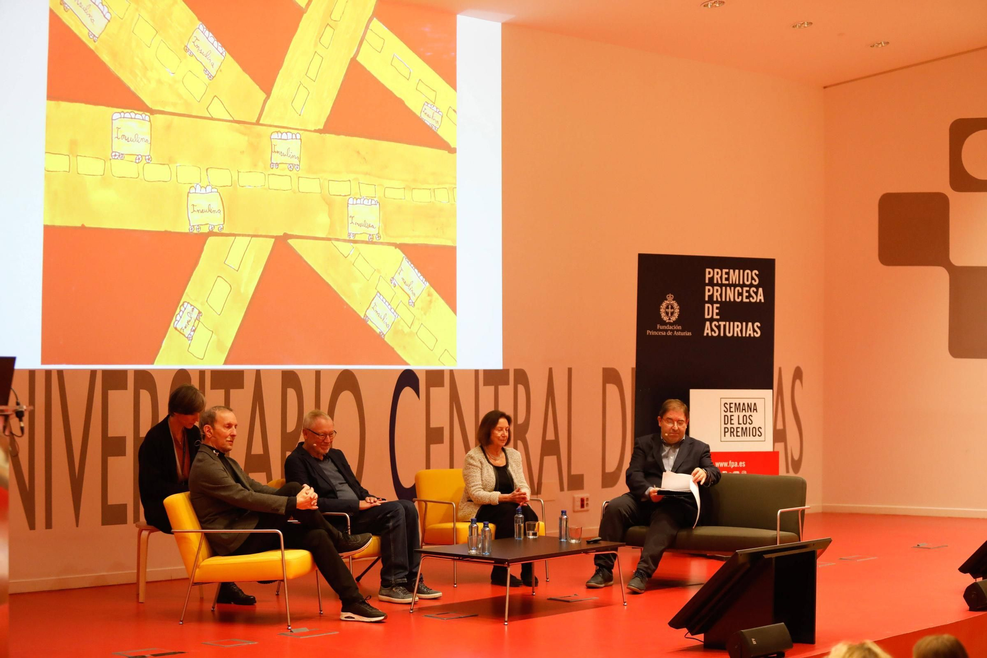 Tres de los galardonados con el premio "Princesa" de Investigación Científica y Técnica dan una charla a escolares asturianos en el HUCA.