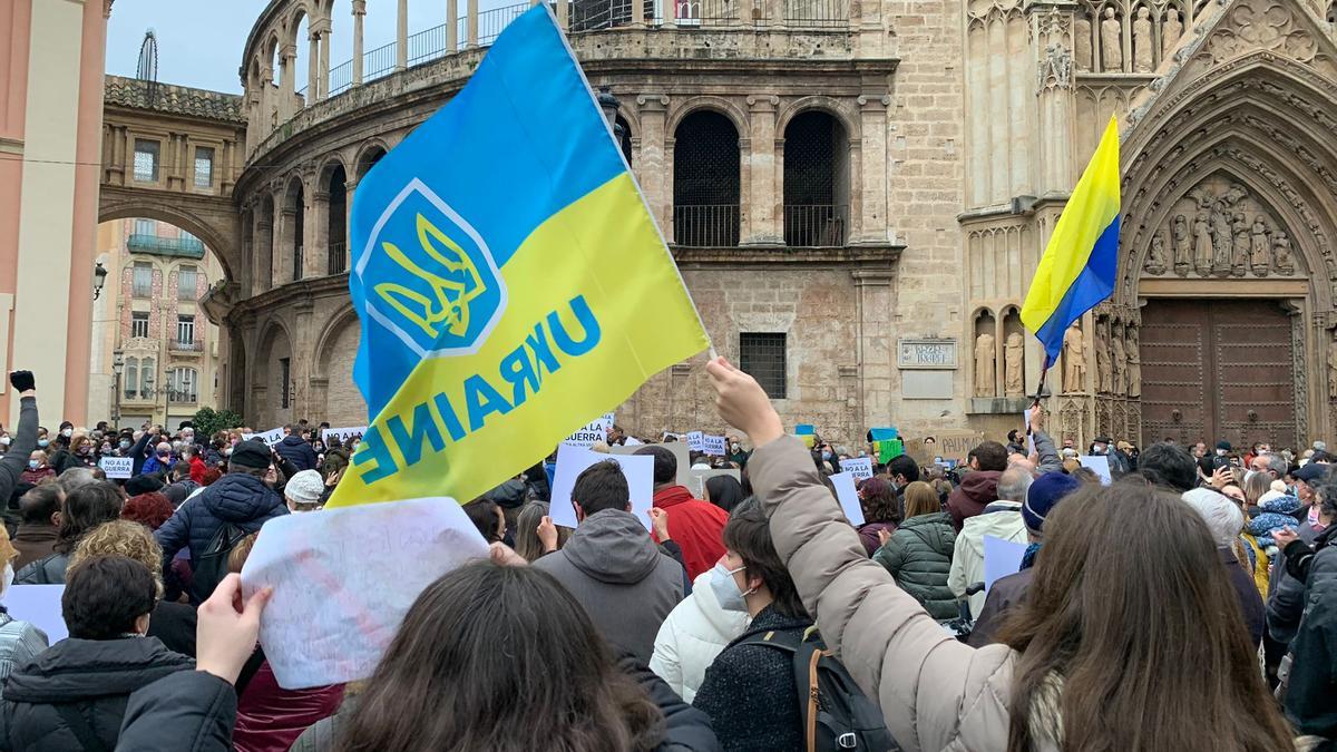 Castellonenses han querido mostrar su respaldo a los ciudadanos ucranianos en la movilización de València.