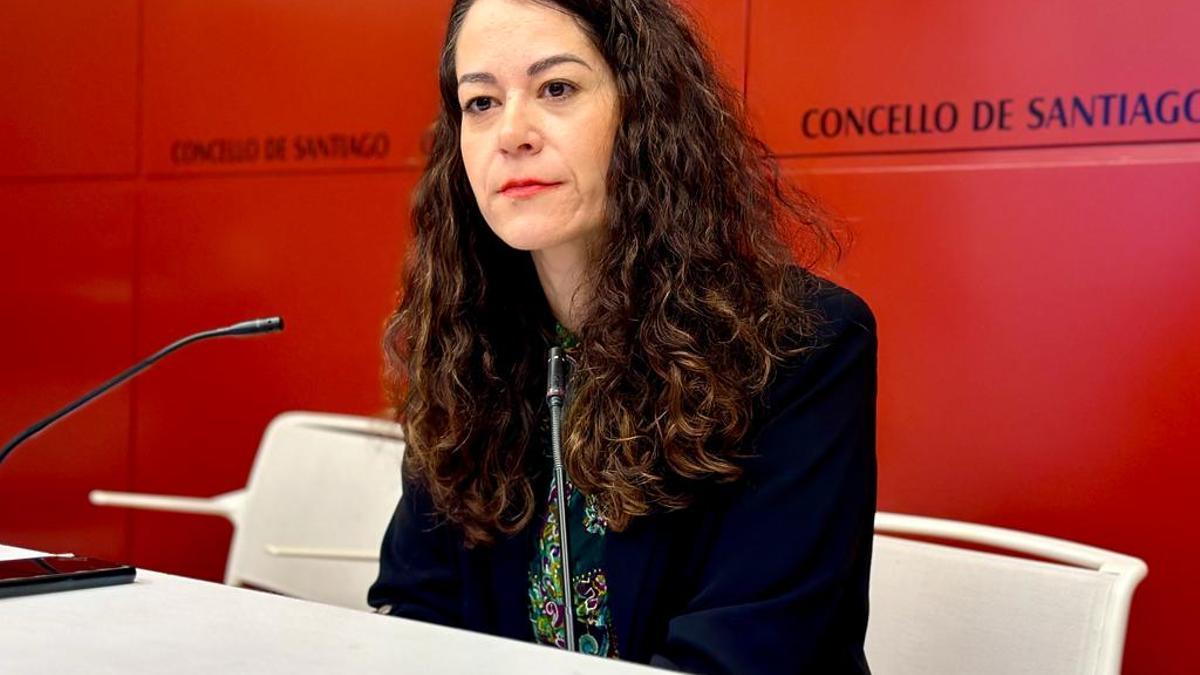 A concelleira María Rozas en rolda de prensa no Pazo de Raxoi