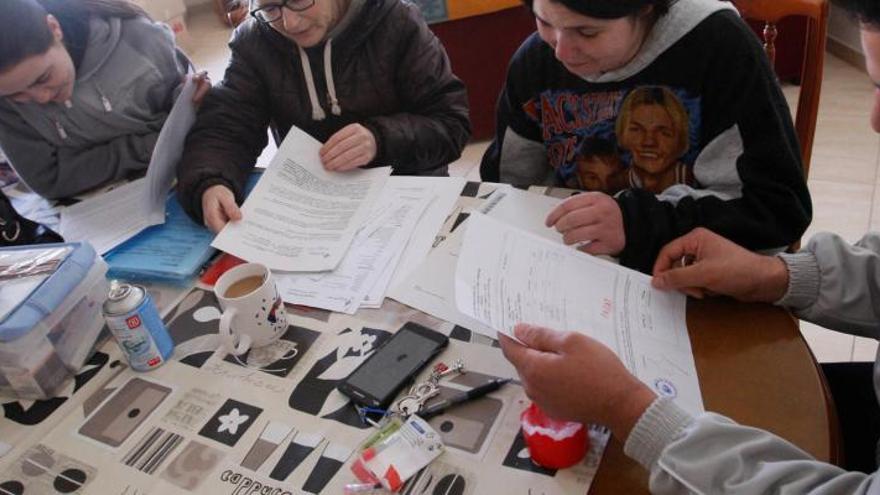 Famílies abocades a viure com a ocupes