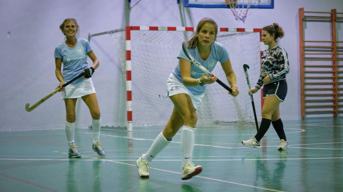 María Macarena, en un exercici de l’entrenament al Quartó de Portmany.