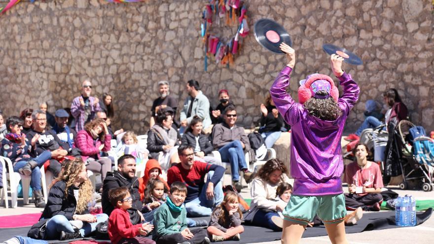 ArtenBitrir llena las calles de Petrer de espectáculo