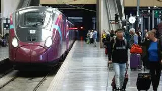 El tren que "parece un avión" se estrena en Zaragoza