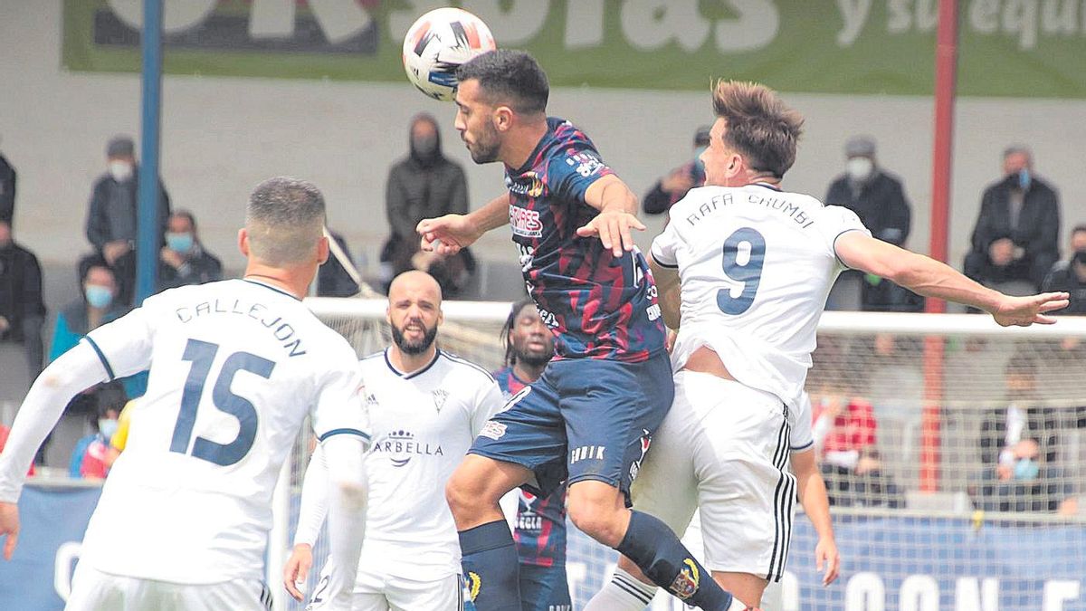 El Yeclano superó al Marbella FC.