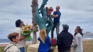46 años de la mayor tragedia obrera de Gran Canaria: "Los familiares siguen viniendo, no hay año que falten las 11 rosas"