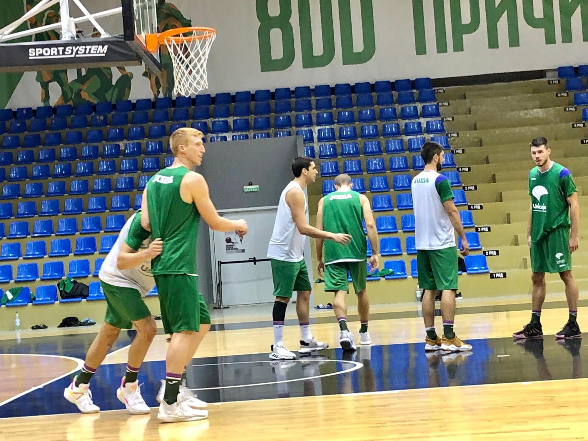 El Unicaja se entrena en Rusia ante su debut en la BCL