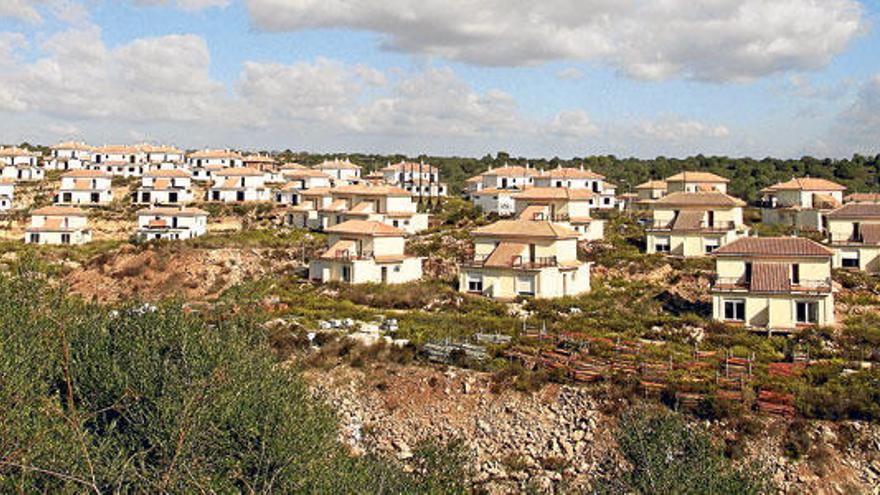 Blick auf die Geistersiedlung von &quot;Terrápolis&quot;