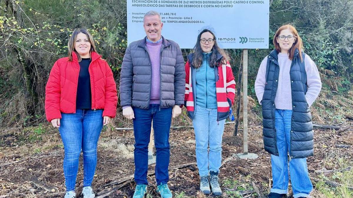 El alcalde visitó ayer la zona de As Grades.
