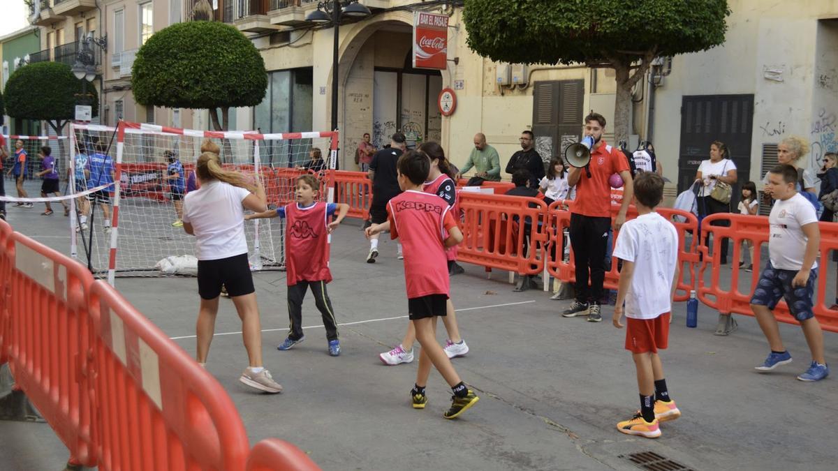 Edición anterior de balonmano en la calle en Mislata.