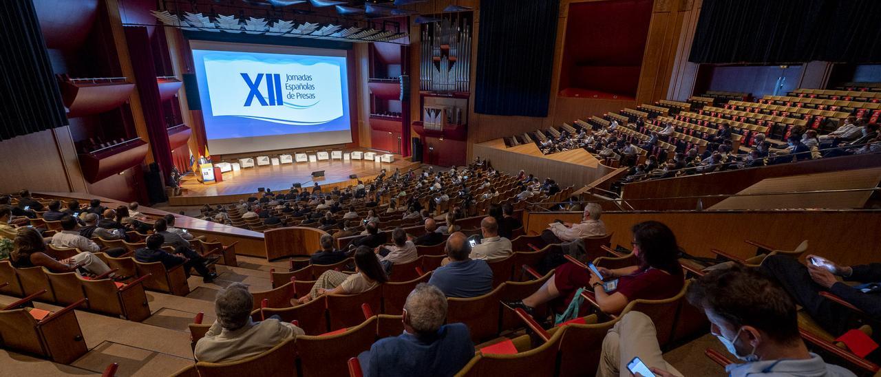 Primera sesión de las XII Jornadas Españolas de Presas, este martes, en el Auditorio Alfredo Kraus de Las Palmas de Gran Canaria.