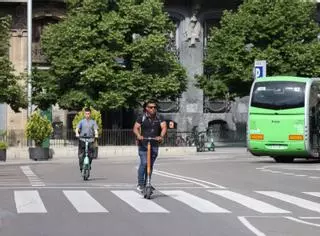 Las infracciones detectadas en patinetes cuadruplican a las cometidas por ciclistas en Zaragoza