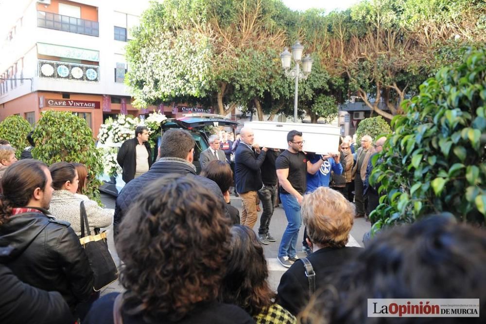 Dolor en el funeral de Natalia