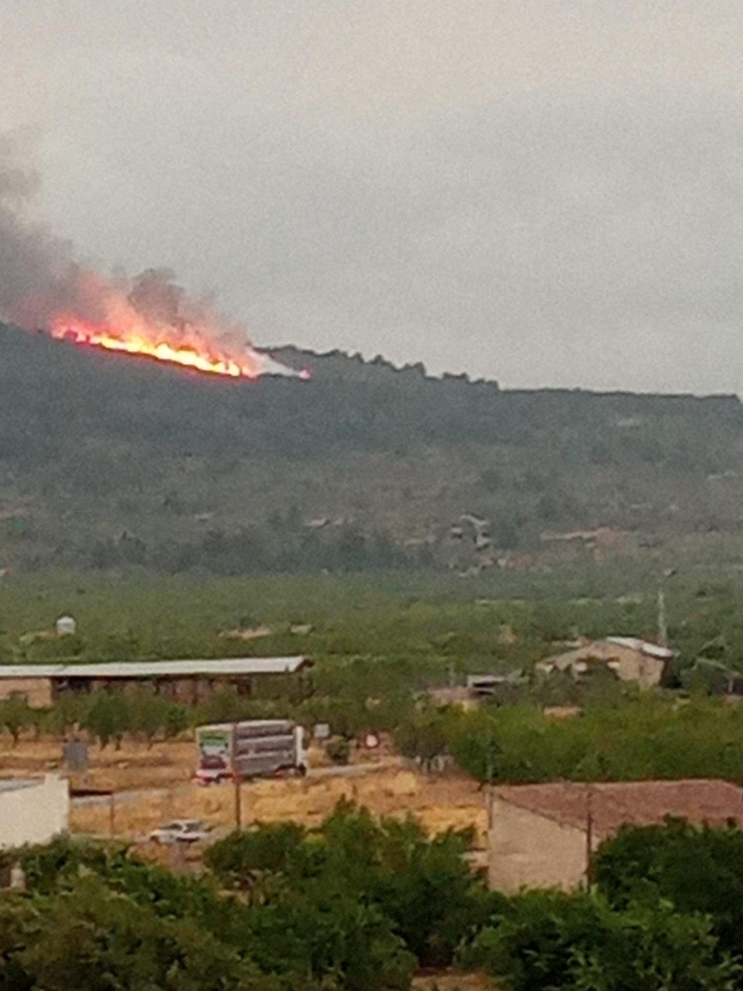 Tres rayos provocan incendios en Aras de los Olmos