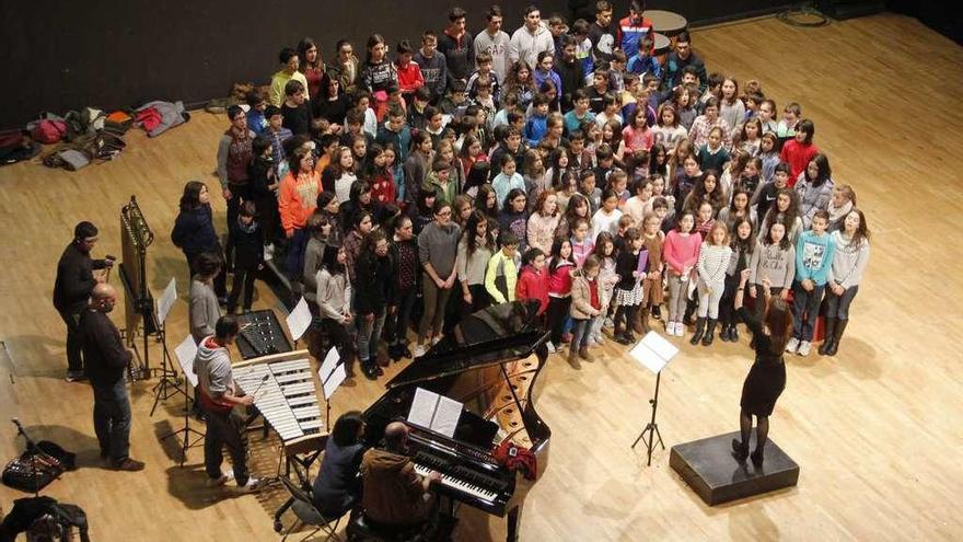 Ensayo para un concierto en el auditorio de los alumnos del Conservatorio de Cangas. // Santos Álvarez