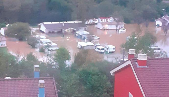 El camping de Ribadesella, inundado.