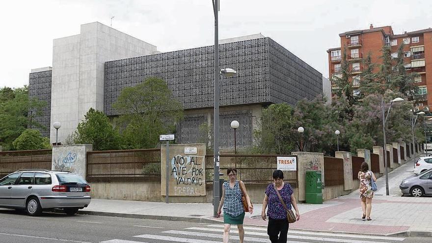 Edificio del Banco de España con las obras actualmente paralizadas.