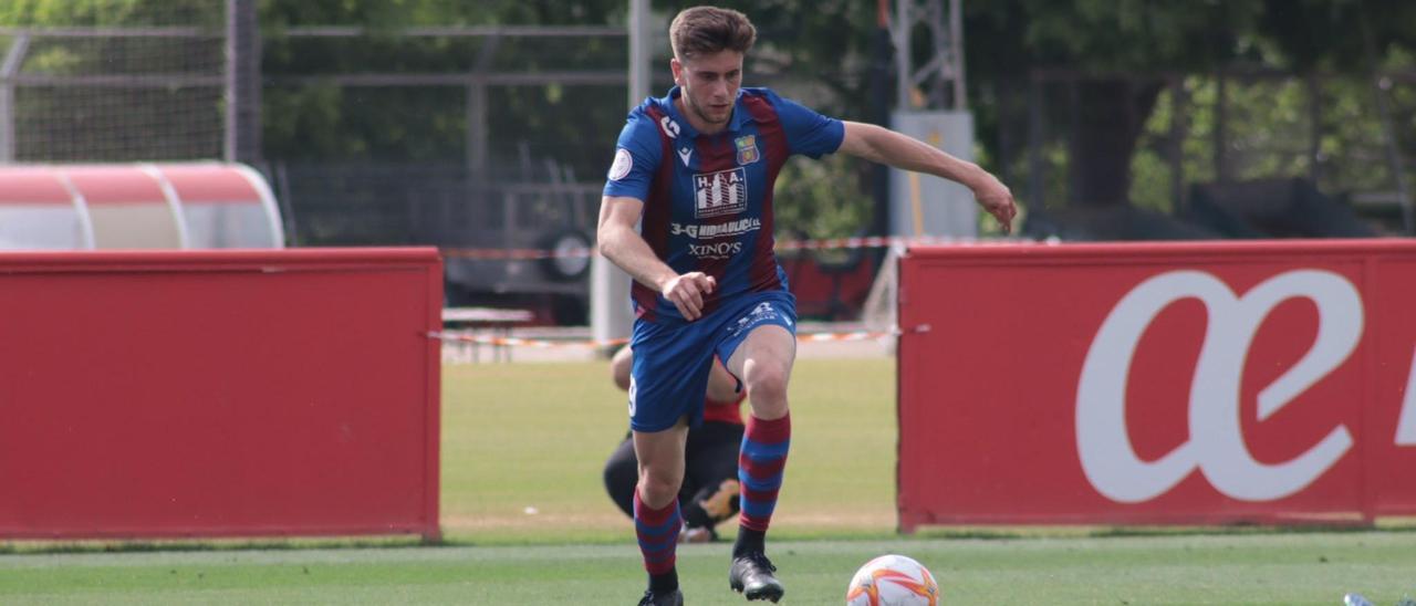 Toni Peñafort, en un partido con el Poblense