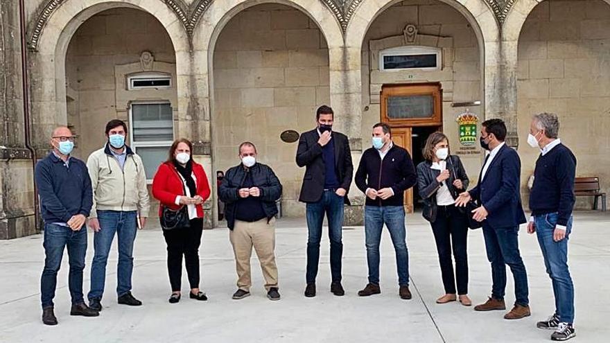 Algunos de los asistentes a la reunión de ayer.