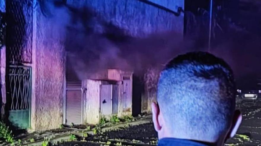 Sofocan un incendio de madrugada en Santa Cruz