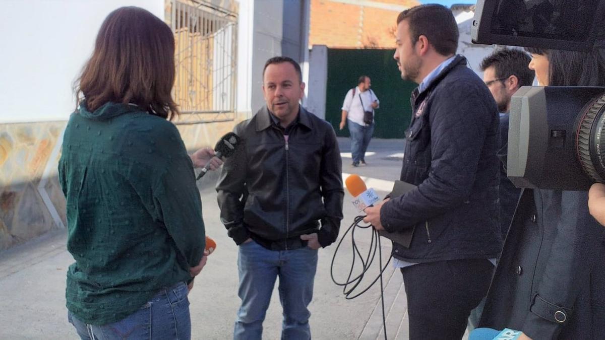 El padre de Sergio a las puertas del juzgado.