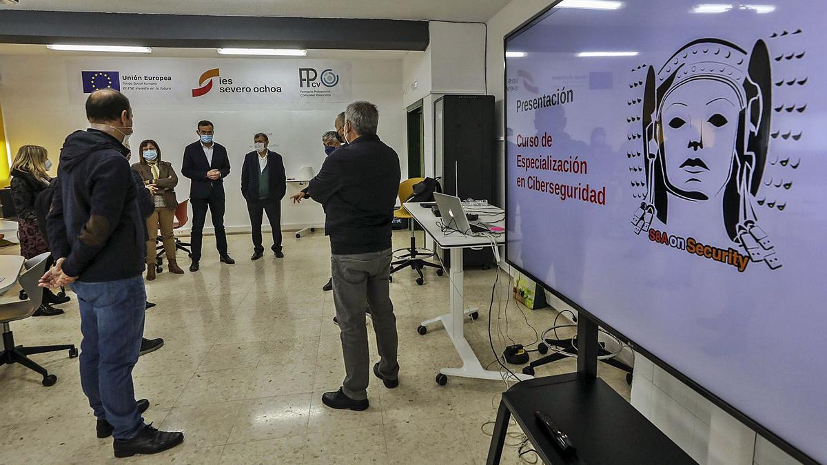 La presentación de curso de especialización en ciberseguridad, en el IES Severo Ochoa de Elche.