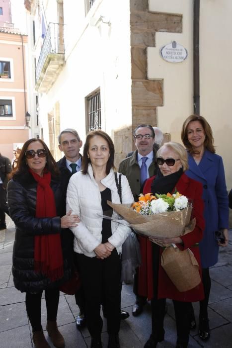 Plazoleta en Gijón con el nombre de Agustín Antuña